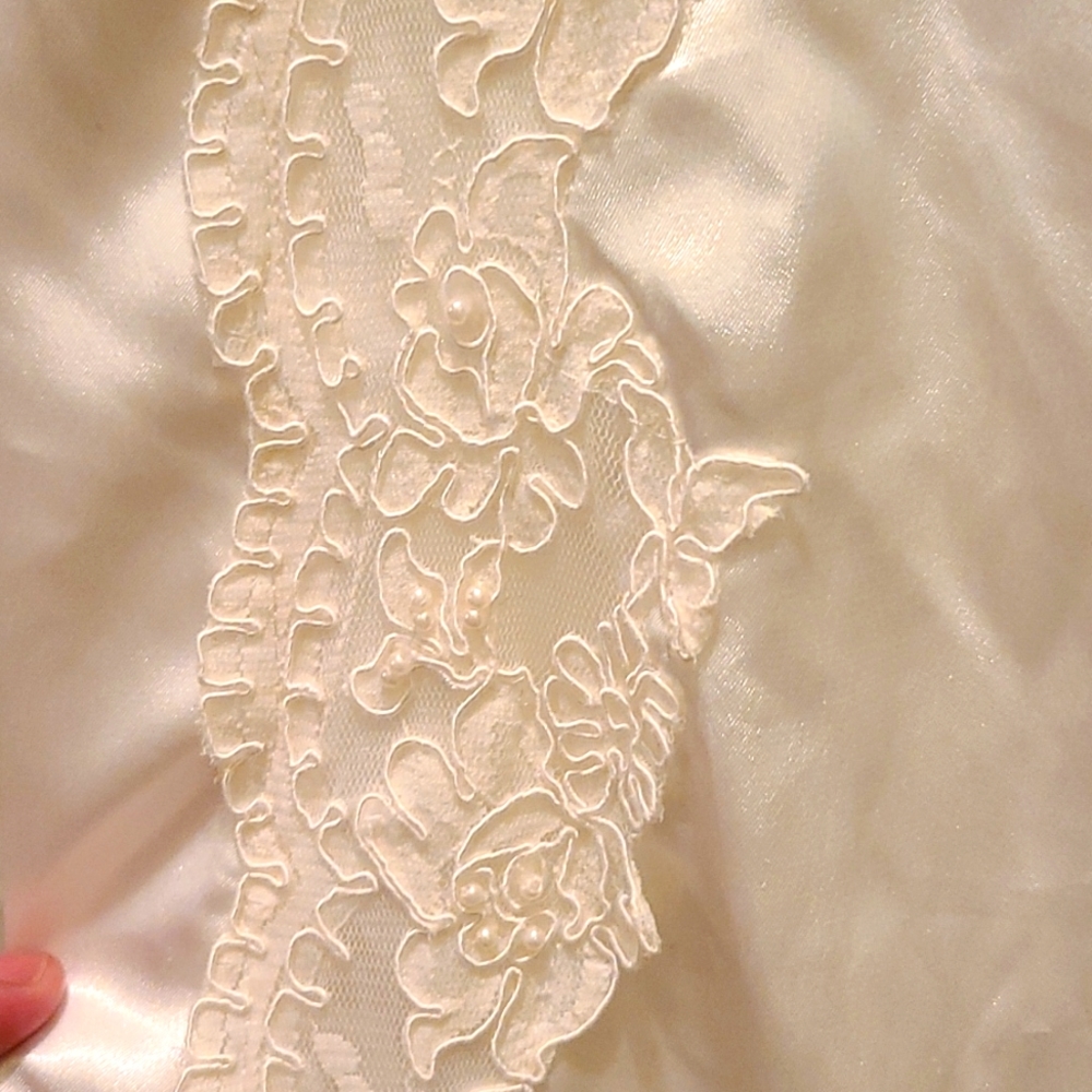 Dentelle Robe - Picture 8 of 9